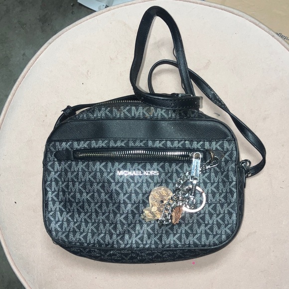 Michael Kors Handbags - Michael Kors crossbody